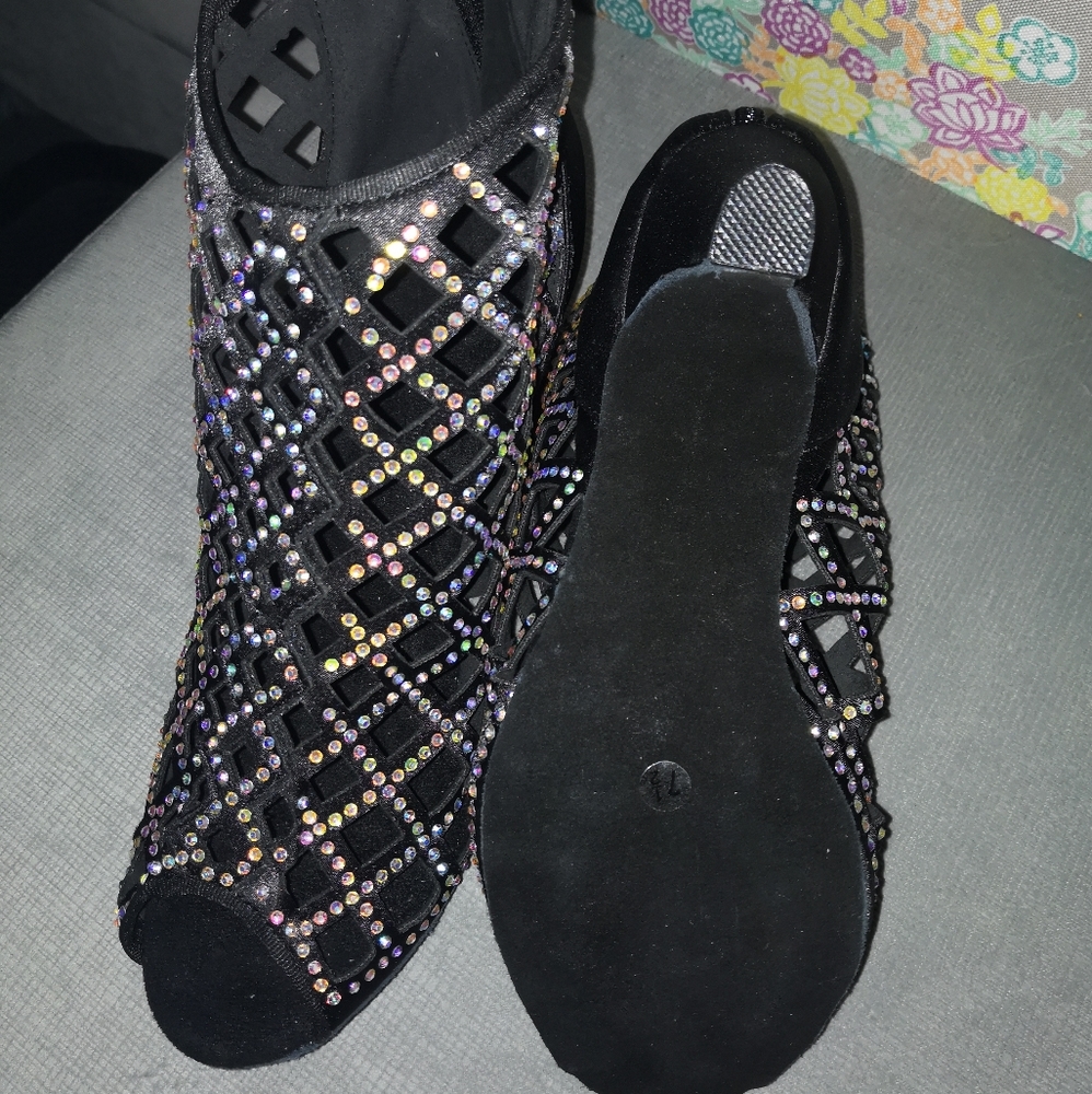 Dancing shoes - Picture 3 of 4